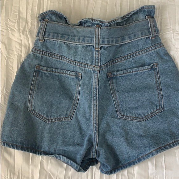 Missguided Cute Shorts - Picture 2 of 3